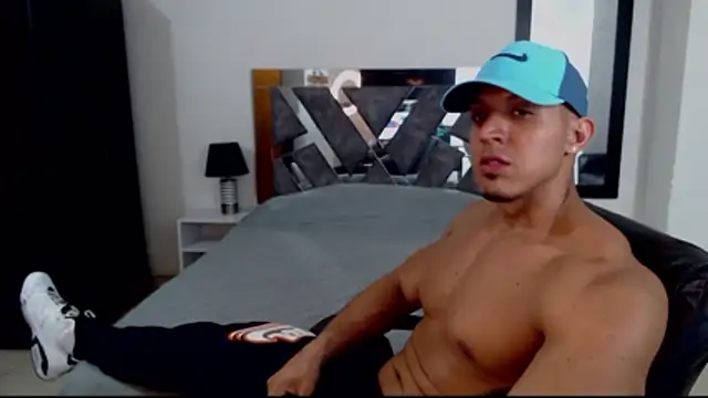 Snapshot of Frank_heaven01 chatting on January 16, 2026, 6:45 pm Frank heaven01 online show from January 16, 2026, 6:45 pm