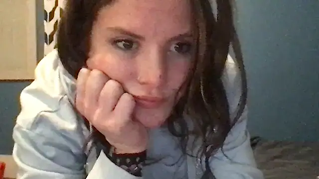 kittycatkendra online show from November 18, 2025, 10:31 am