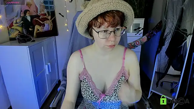 Snapshot of Melissa_Wells chatting on October 30, 2025, 4:19 pm Melissa Wells online show from October 30, 2025, 4:19 pm