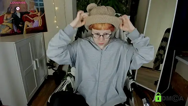 Snapshot of Melissa_Wells chatting on December 3, 2025, 8:40 pm Melissa Wells online show from December 3, 2025, 8:40 pm