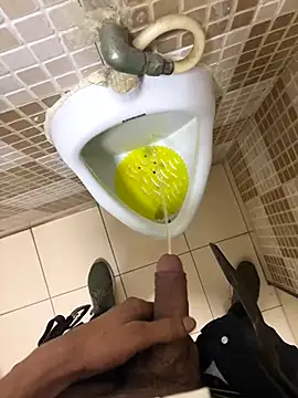 Snapshot of hitlar1026 chatting on November 14, 2025, 10:47 am hitlar1026 online show from November 14, 2025, 10:47 am