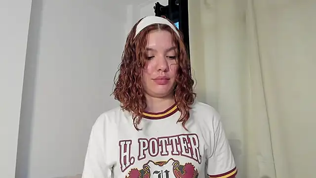 Snapshot of Emperatriiz chatting on February 13, 2026, 8:05 pm Emperatriiz online show from February 13, 2026, 8:05 pm