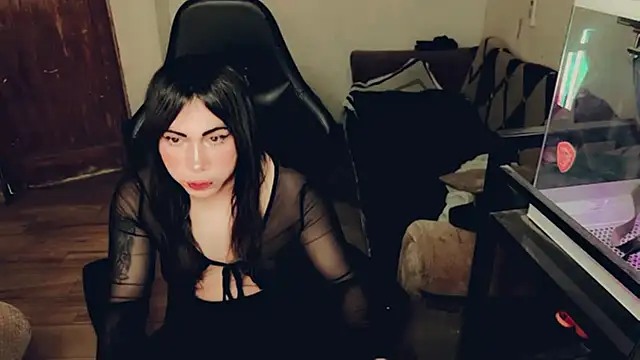 Snapshot of evelyntvsexy chatting on July 4, 2026, 6:36 pm evelyntvsexy online show from July 4, 2026, 6:36 pm