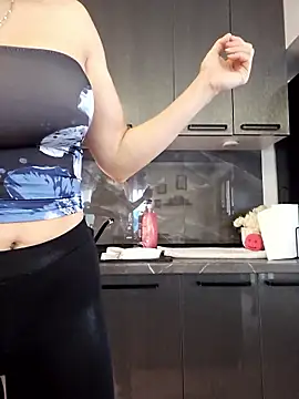 Snapshot of AnaFoxxy chatting on January 17, 2026, 7:35 am AnaFoxxy online show from January 17, 2026, 7:35 am