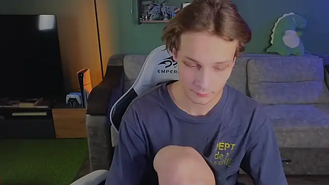 Snapshot of TeddyLiLboy chatting on October 19, 2025, 2:40 pm TeddyLiLboy online show from October 19, 2025, 2:40 pm