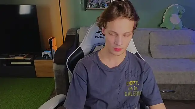 Snapshot of TeddyLiLboy chatting on October 20, 2025, 5:57 pm TeddyLiLboy online show from October 20, 2025, 5:57 pm