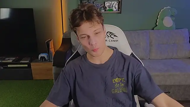 Snapshot of TeddyLiLboy chatting on November 24, 2025, 1:55 pm TeddyLiLboy online show from November 24, 2025, 1:55 pm