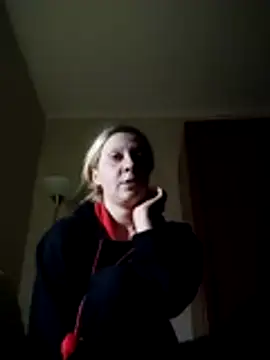 Snapshot of LeraSweet chatting on February 15, 2026, 9:11 pm LeraSweet online show from February 15, 2026, 9:11 pm