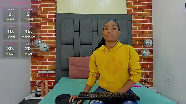 lorre williamss online show from October 10, 2025, 2:49 pm