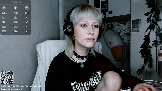 Snapshot of say_mary chatting on October 18, 2025, 6:52 pm say mary online show from October 18, 2025, 6:52 pm