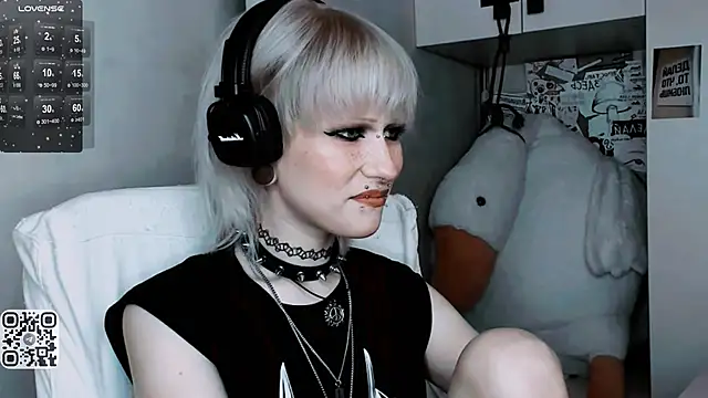 Snapshot of say_mary chatting on October 22, 2025, 10:26 am say mary online show from October 22, 2025, 10:26 am