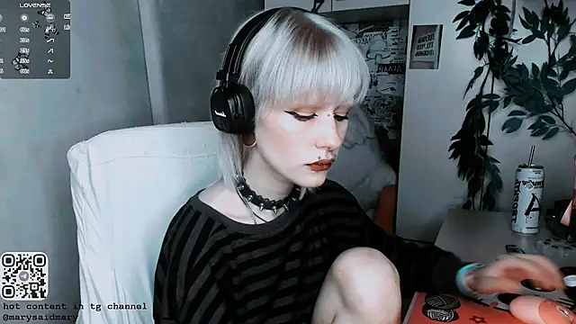 Snapshot of say_mary chatting on October 26, 2025, 8:59 pm say mary online show from October 26, 2025, 8:59 pm