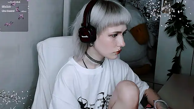 Snapshot of say_mary chatting on November 5, 2025, 4:51 pm say mary online show from November 5, 2025, 4:51 pm