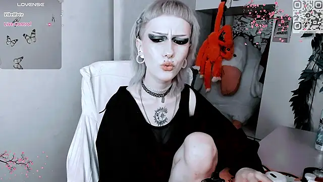 Snapshot of say_mary chatting on November 16, 2025, 10:10 am say mary online show from November 16, 2025, 10:10 am