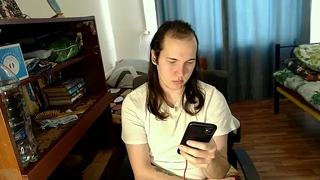 EvaMiron online show from March 6, 2025, 7:14 am