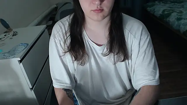 EvaMiron online show from November 23, 2025, 6:19 pm