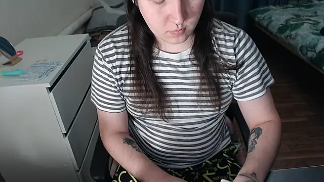 Snapshot of EvaMiron chatting on February 10, 2026, 2:54 pm EvaMiron online show from February 10, 2026, 2:54 pm