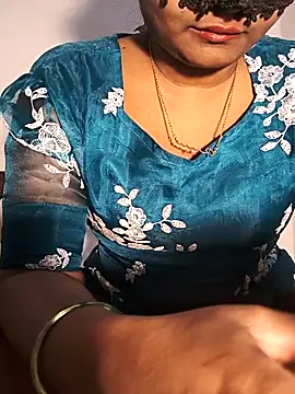 Snapshot of FANTASY_QUEEN_07 chatting on February 8, 2026, 1:36 pm FANTASY QUEEN 07 online show from February 8, 2026, 1:36 pm