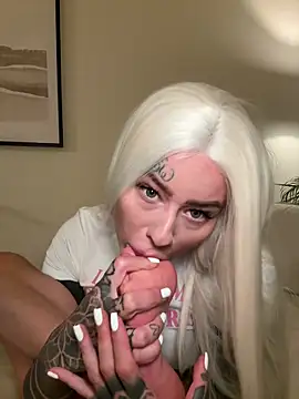 Snapshot of bambixboo chatting on October 25, 2025, 9:09 pm bambixboo online show from October 25, 2025, 9:09 pm