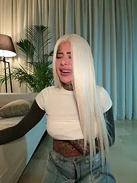 Snapshot of bambixboo chatting on November 15, 2025, 10:26 pm bambixboo online show from November 15, 2025, 10:26 pm