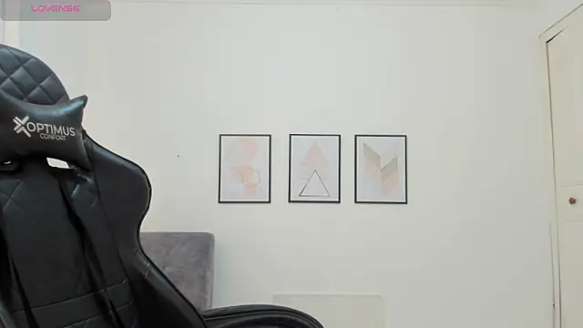 natalia curvy1 online show from March 26, 2026, 5:51 pm