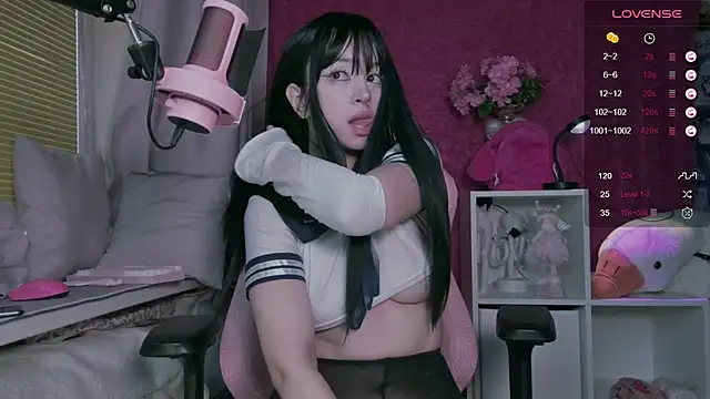 Snapshot of berrybaebaby chatting on October 21, 2025, 3:40 am berrybaebaby online show from October 21, 2025, 3:40 am