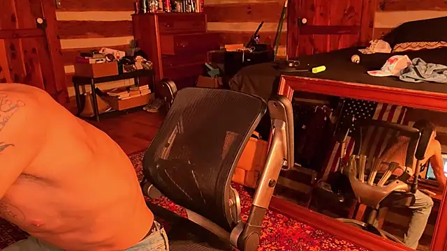 Snapshot of HARD_2QUIT chatting on December 18, 2024, 8:31 am HARD 2QUIT online show from December 18, 2024, 8:31 am