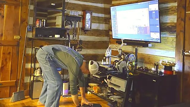 Snapshot of HARD_2QUIT chatting on October 25, 2025, 10:12 am HARD 2QUIT online show from October 25, 2025, 10:12 am