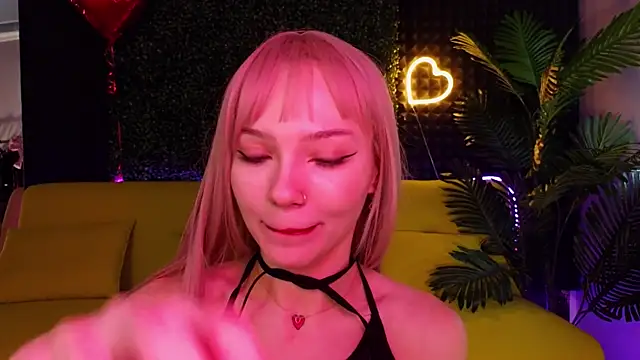 SandraBoyl online show from March 2, 2025, 11:18 am