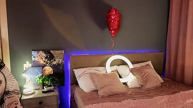 SandraBoyl online show from March 22, 2025, 1:11 am