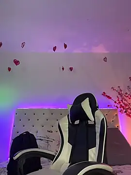 Snapshot of Elektra_Queen chatting on March 24, 2026, 1:05 pm Elektra Queen online show from March 24, 2026, 1:05 pm