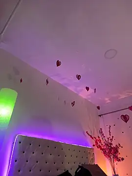 Snapshot of Elektra_Queen chatting on April 13, 2026, 1:16 pm Elektra Queen online show from April 13, 2026, 1:16 pm