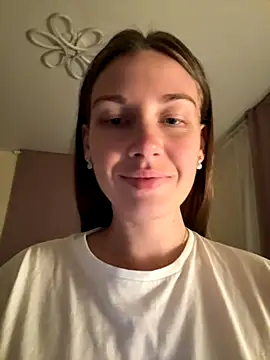 Snapshot of JasminJames chatting on October 14, 2025, 10:21 pm JasminJames online show from October 14, 2025, 10:21 pm