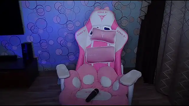   Yasmina   online show from December 5, 2025, 3:15 am