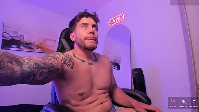 Snapshot of LucianSinclair chatting on December 7, 2024, 12:52 am LucianSinclair online show from December 7, 2024, 12:52 am