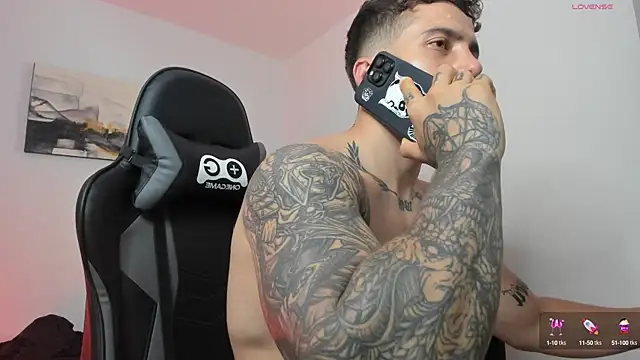 Snapshot of LucianSinclair chatting on December 14, 2024, 2:34 am LucianSinclair online show from December 14, 2024, 2:34 am