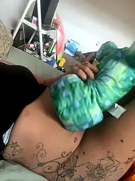 Snapshot of Everlyrose27 chatting on September 16, 2025, 4:19 pm Everlyrose27 online show from September 16, 2025, 4:19 pm