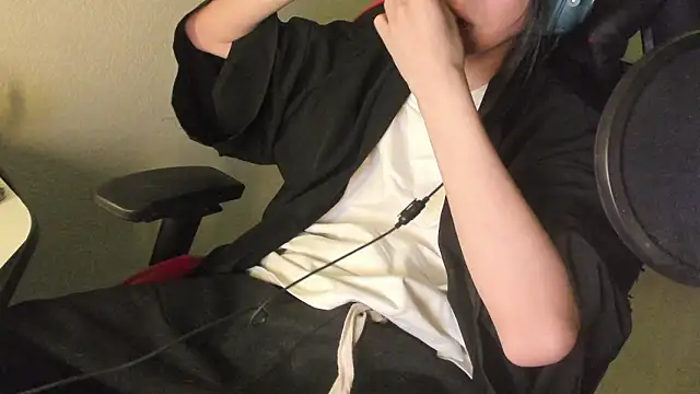 Snapshot of wexlee7 chatting on February 12, 2026, 9:43 pm wexlee7 online show from February 12, 2026, 9:43 pm