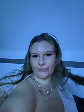 Snapshot of Antoniacanny chatting on February 10, 2026, 5:28 pm Antoniacanny online show from February 10, 2026, 5:28 pm