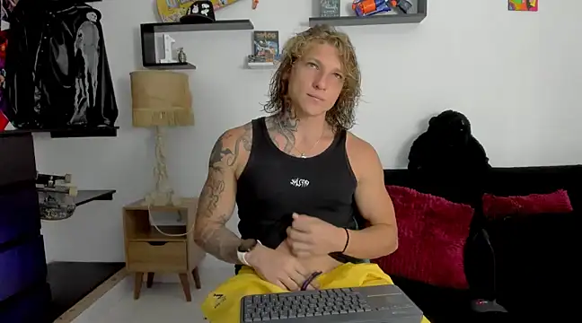 Snapshot of Tom_Krakow chatting on January 9, 2025, 6:04 pm Tom Krakow online show from January 9, 2025, 6:04 pm