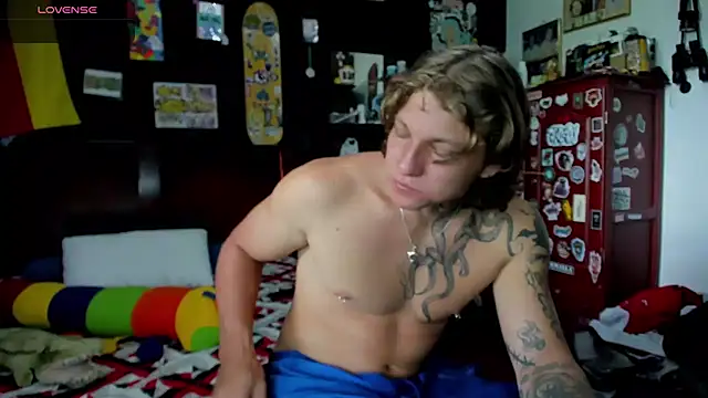 Snapshot of Tom_Krakow chatting on November 1, 2025, 6:21 pm Tom Krakow online show from November 1, 2025, 6:21 pm