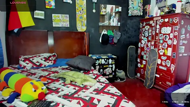 Snapshot of Tom_Krakow chatting on November 12, 2025, 4:29 pm Tom Krakow online show from November 12, 2025, 4:29 pm