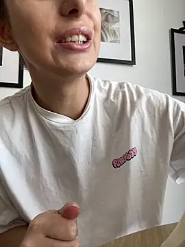 Snapshot of Hii_Lolla chatting on January 18, 2026, 11:03 am Hii Lolla online show from January 18, 2026, 11:03 am