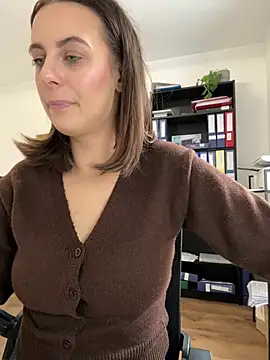 Snapshot of Hii_Lolla chatting on February 5, 2026, 9:03 am Hii Lolla online show from February 5, 2026, 9:03 am