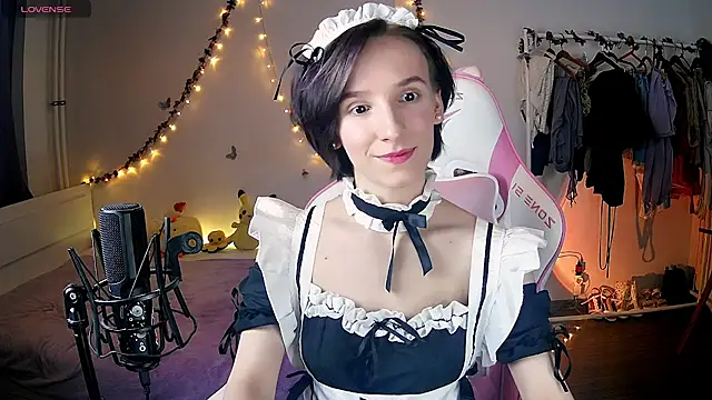 Snapshot of Violet_Veliya chatting on February 2, 2025, 3:49 pm Violet Veliya online show from February 2, 2025, 3:49 pm