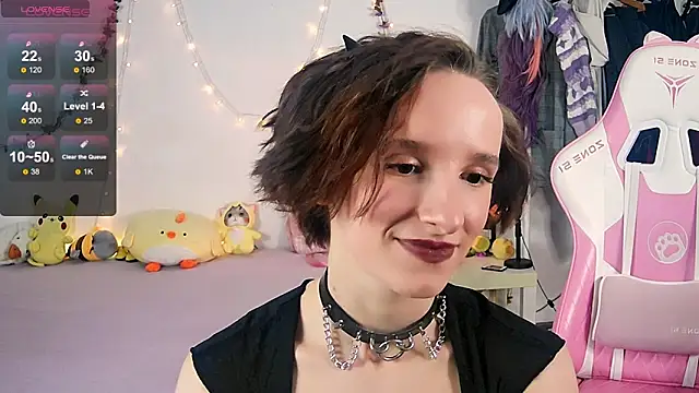 Snapshot of Violet_Veliya chatting on October 10, 2025, 2:05 pm Violet Veliya online show from October 10, 2025, 2:05 pm