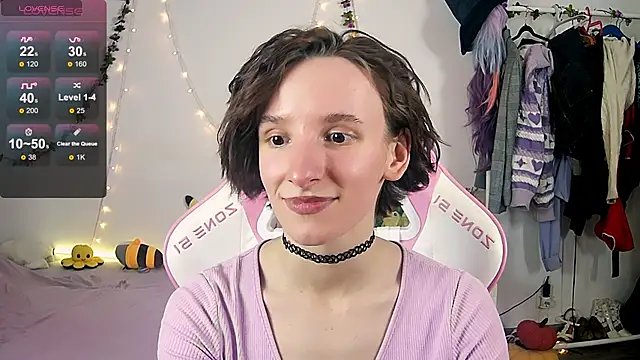 Snapshot of Violet_Veliya chatting on October 14, 2025, 3:57 pm Violet Veliya online show from October 14, 2025, 3:57 pm