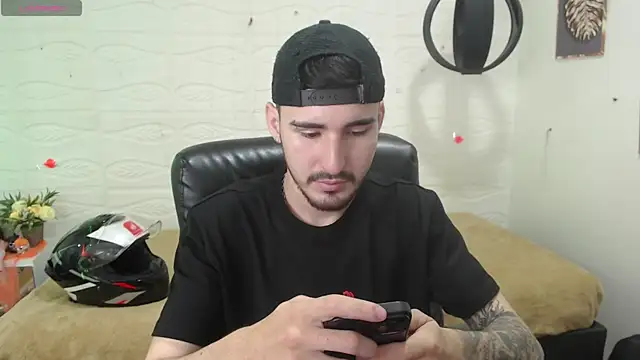 DmitriSanders online show from December 13, 2024, 1:04 am