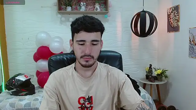 DmitriSanders online show from February 26, 2025, 8:33 pm