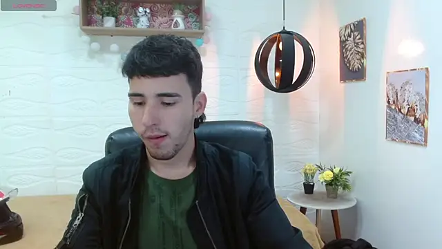 DmitriSanders online show from March 15, 2025, 8:32 pm